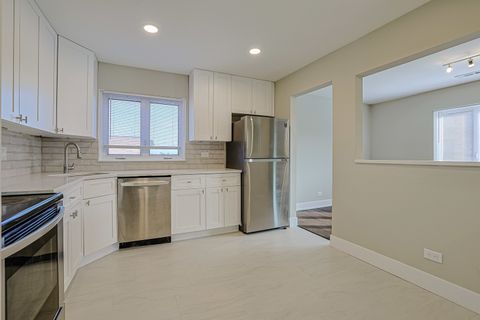 Tiny photo for 9356 Landings Lane #505, Des Plaines, IL 60016 (MLS # 12478431)