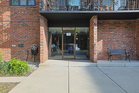 Tiny photo for 9356 Landings Lane #505, Des Plaines, IL 60016 (MLS # 12478431)