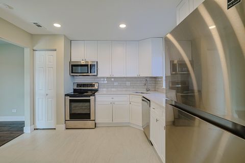 Tiny photo for 9356 Landings Lane #505, Des Plaines, IL 60016 (MLS # 12478431)