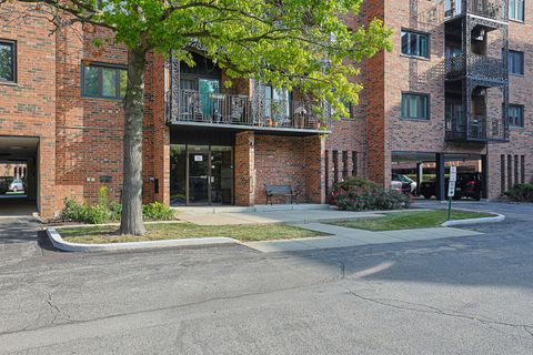 Tiny photo for 9356 Landings Lane #505, Des Plaines, IL 60016 (MLS # 12478431)