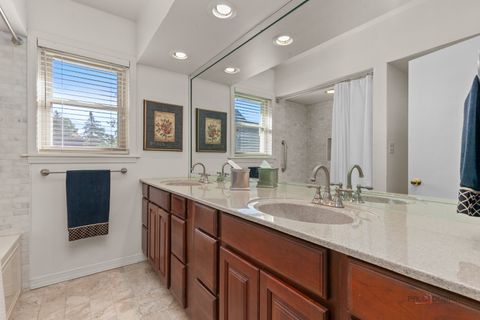 Tiny photo for 16231 W Port Clinton Road, Lincolnshire, IL 60069 (MLS # 12541982)