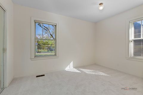 Tiny photo for 16231 W Port Clinton Road, Lincolnshire, IL 60069 (MLS # 12541982)