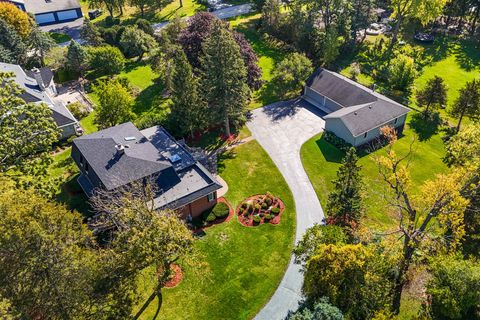 Tiny photo for 16231 W Port Clinton Road, Lincolnshire, IL 60069 (MLS # 12541982)