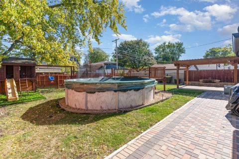 Tiny photo for 10821 Princess Avenue, Chicago Ridge, IL 60415 (MLS # 12500603)