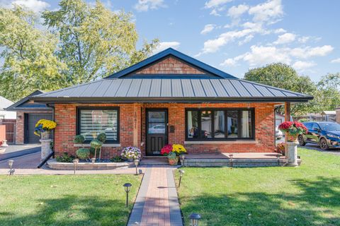 Tiny photo for 10821 Princess Avenue, Chicago Ridge, IL 60415 (MLS # 12500603)