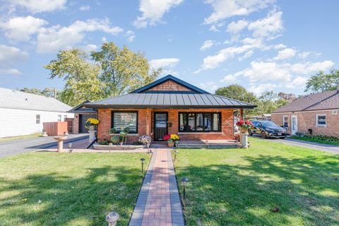 Tiny photo for 10821 Princess Avenue, Chicago Ridge, IL 60415 (MLS # 12500603)