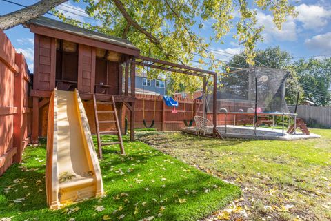 Tiny photo for 10821 Princess Avenue, Chicago Ridge, IL 60415 (MLS # 12500603)