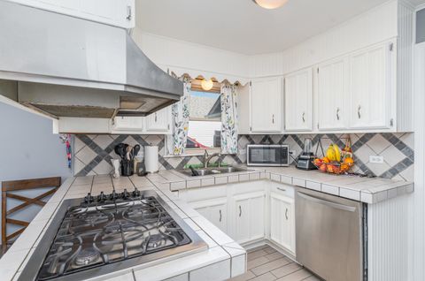 Tiny photo for 10821 Princess Avenue, Chicago Ridge, IL 60415 (MLS # 12500603)