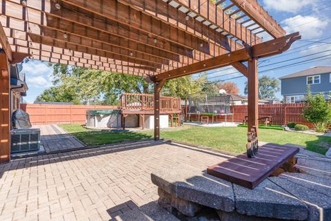 Tiny photo for 10821 Princess Avenue, Chicago Ridge, IL 60415 (MLS # 12500603)