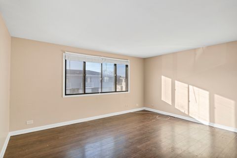 Tiny photo for 107 TONSET Court #107, Schaumburg, IL 60193 (MLS # 12539085)