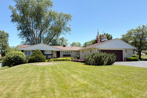 Photo of 34841 N leonard Avenue, Ingleside, IL 60041 (MLS # 12667294)