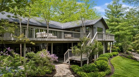 Photo of 106 Oak Ridge Drive, Burr Ridge, IL 60527 (MLS # 12662879)