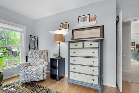 Tiny photo for 1421 Garfield Avenue, Aurora, IL 60506 (MLS # 12646734)