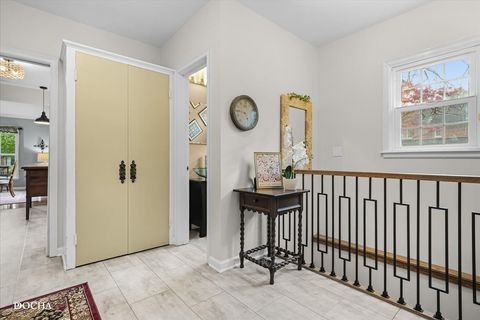 Tiny photo for 1421 Garfield Avenue, Aurora, IL 60506 (MLS # 12646734)