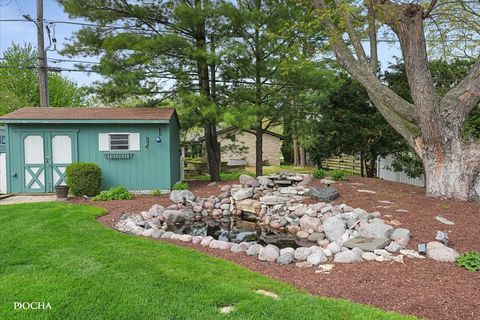 Tiny photo for 1421 Garfield Avenue, Aurora, IL 60506 (MLS # 12646734)
