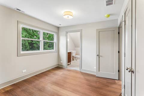 Tiny photo for 819 Mapleton Avenue, Oak Park, IL 60302 (MLS # 12678468)