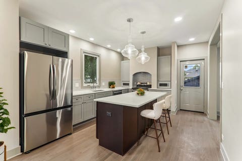 Tiny photo for 819 Mapleton Avenue, Oak Park, IL 60302 (MLS # 12678468)