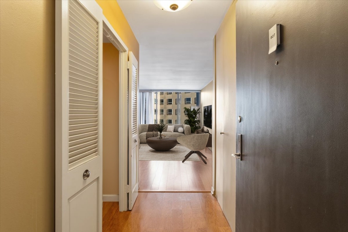 2800 N Lake Shore Drive 807