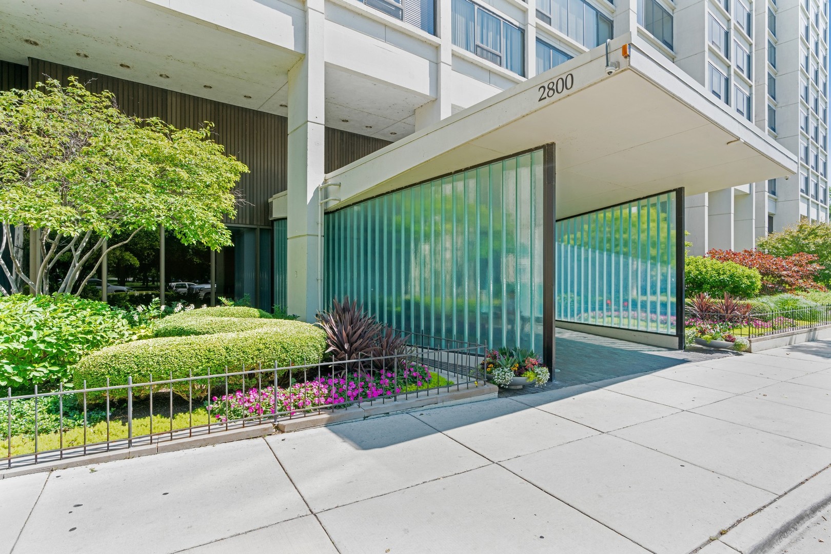 2800 N Lake Shore Drive 807