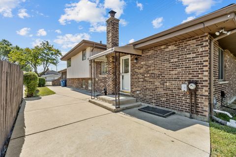 Tiny photo for 1750 W Woodland Avenue, Addison, IL 60101 (MLS # 12503245)