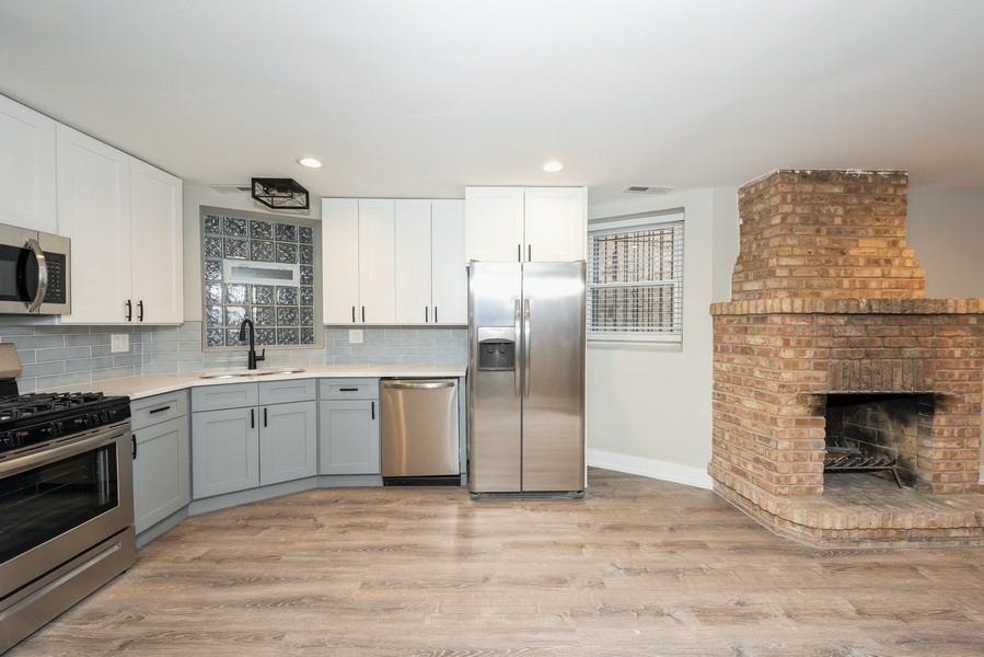 1435 N Washtenaw Avenue G