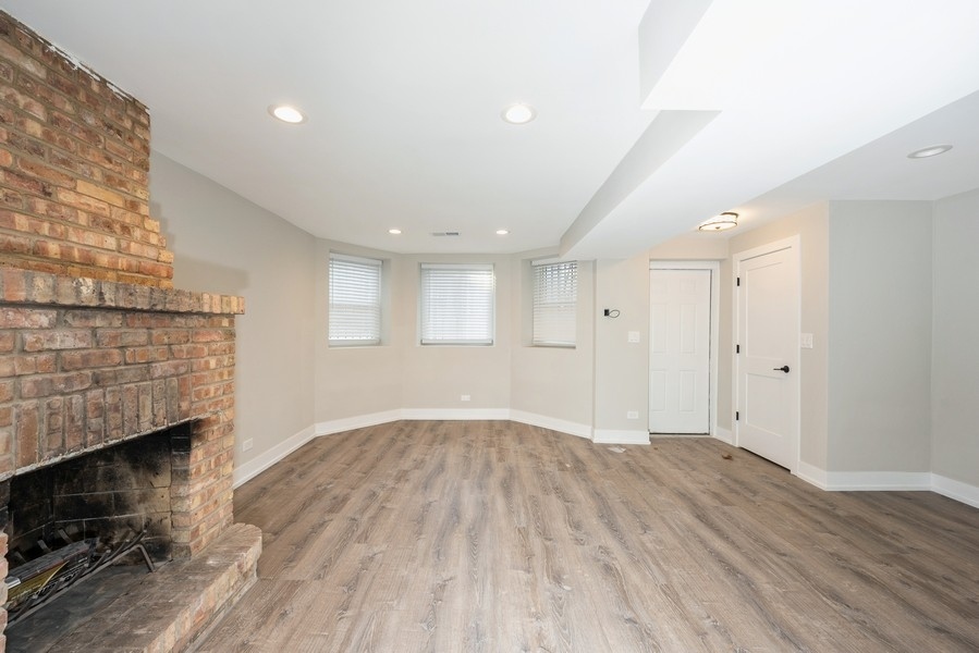 1435 N Washtenaw Avenue G