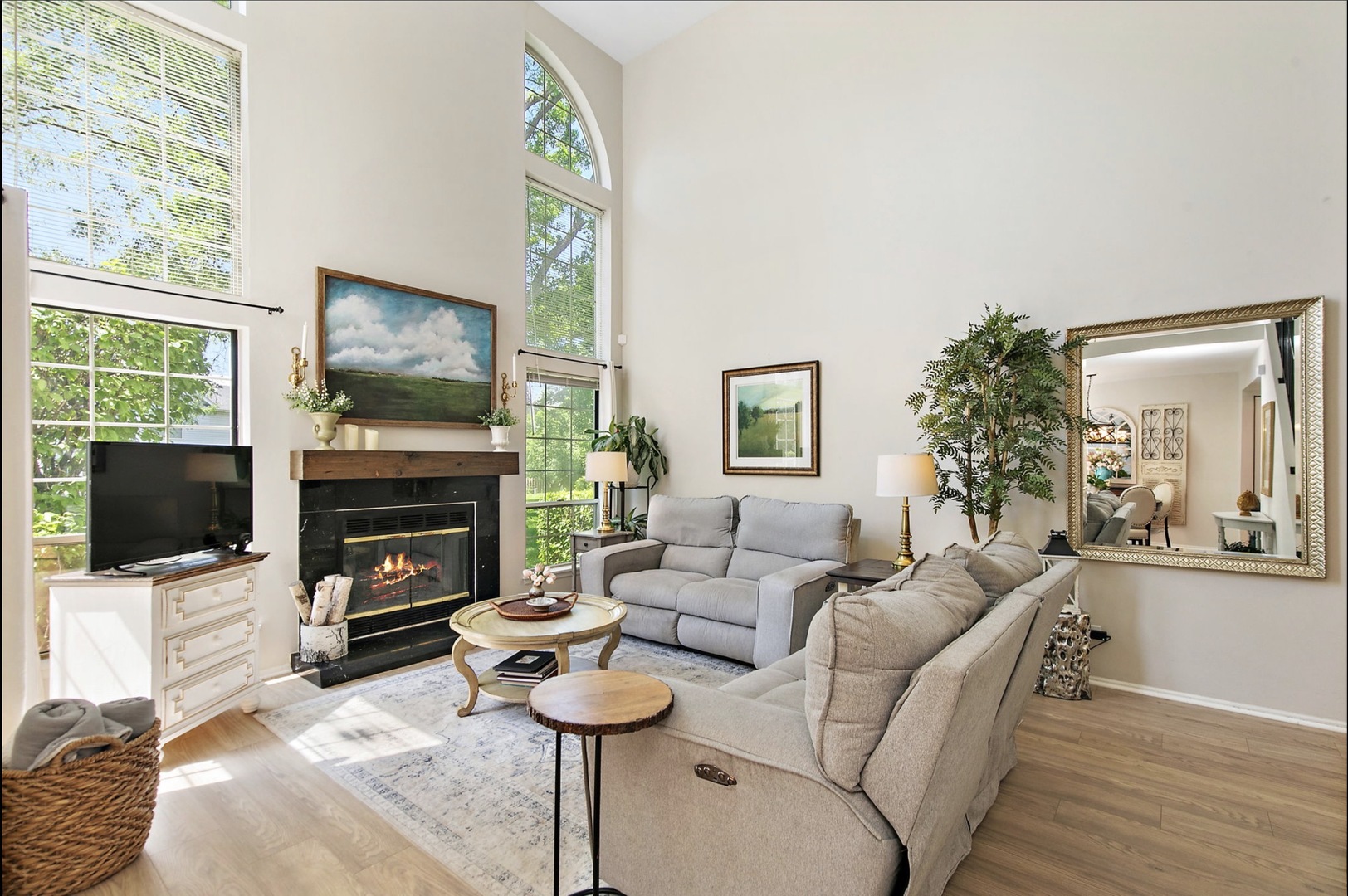 2185 CAMDEN Lane