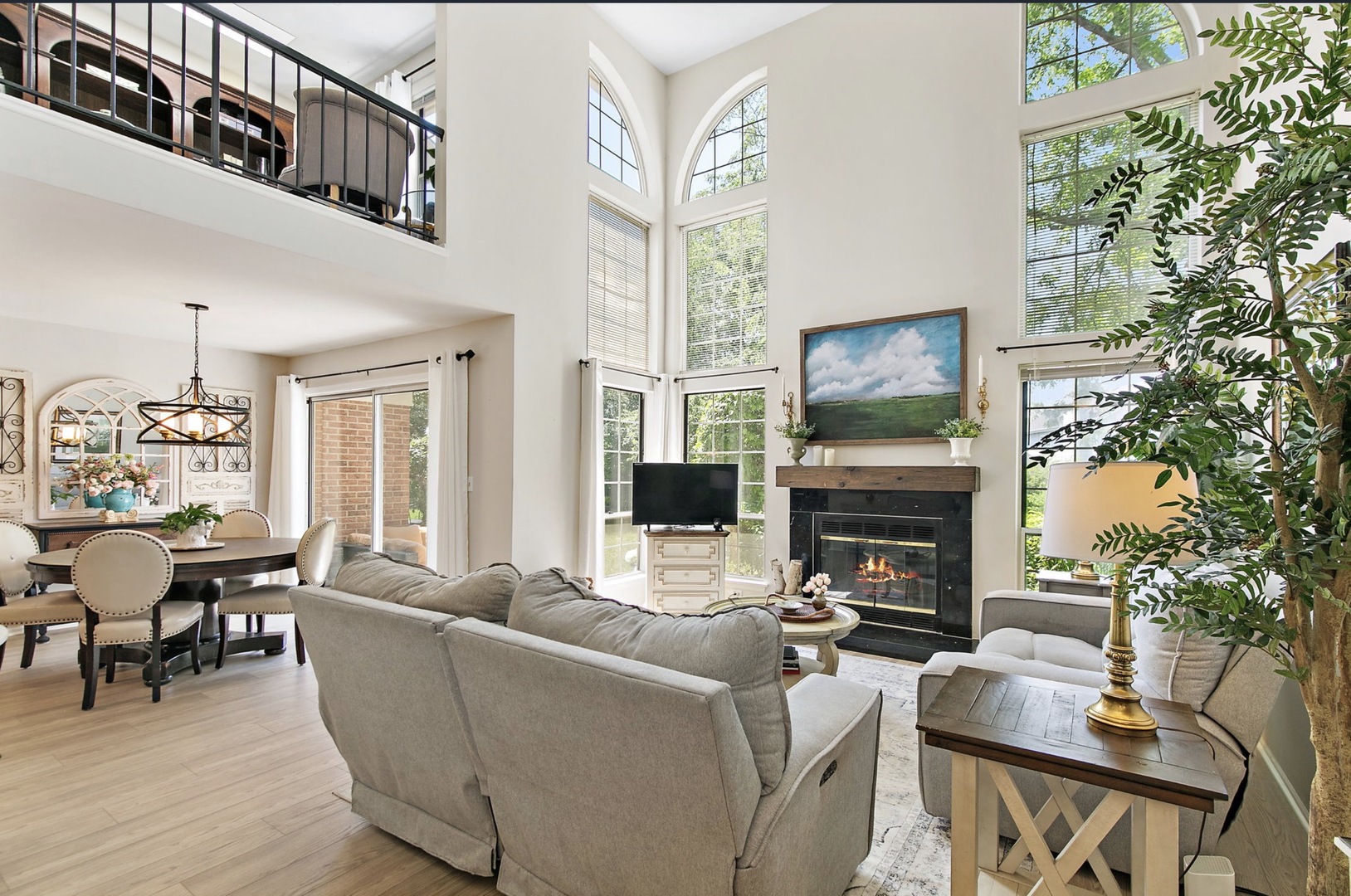 2185 CAMDEN Lane