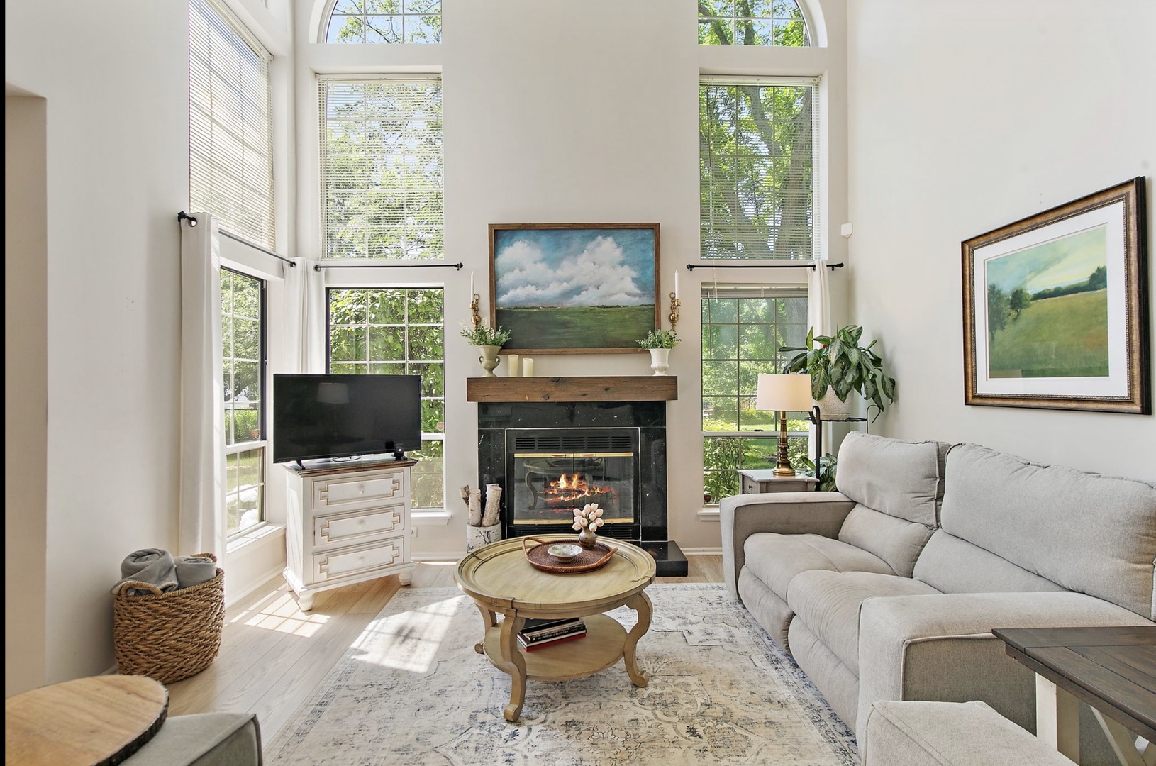 2185 CAMDEN Lane