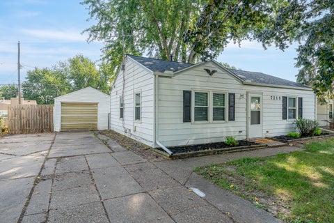 Tiny photo for 7215 Volquardsen Avenue, Davenport, IA 52806 (MLS # 12752415)