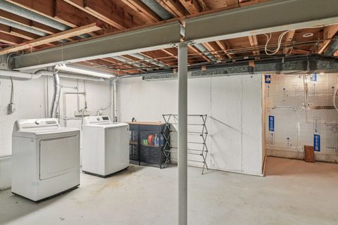 Tiny photo for 556 Leslie Lane, Bolingbrook, IL 60440 (MLS # 12486605)