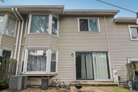 Tiny photo for 556 Leslie Lane, Bolingbrook, IL 60440 (MLS # 12486605)