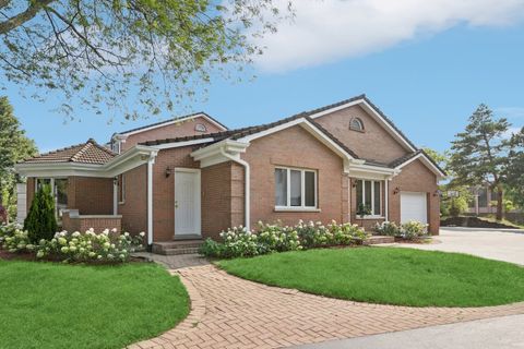 Tiny photo for 2430 Dorina Drive, Northfield, IL 60093 (MLS # 12491924)