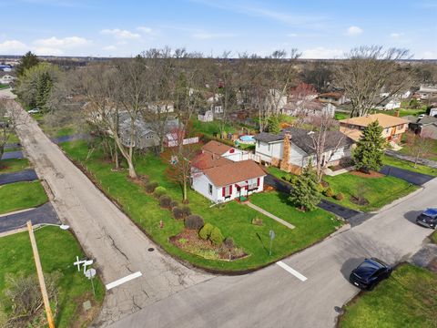 Tiny photo for 101 Oakleaf Road, Lake In The Hills, IL 60156 (MLS # 12612981)