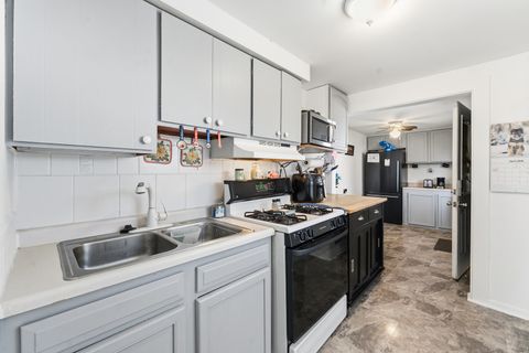 Tiny photo for 101 Oakleaf Road, Lake In The Hills, IL 60156 (MLS # 12612981)