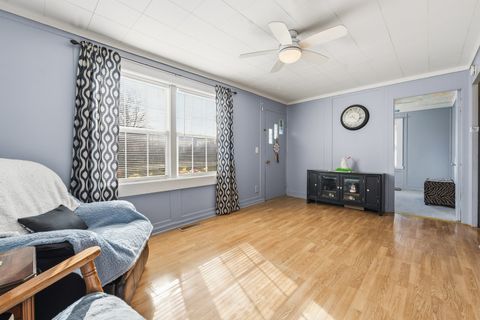 Tiny photo for 101 Oakleaf Road, Lake In The Hills, IL 60156 (MLS # 12612981)