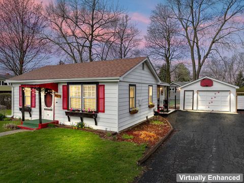 Tiny photo for 101 Oakleaf Road, Lake In The Hills, IL 60156 (MLS # 12612981)