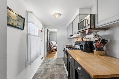 Tiny photo for 101 Oakleaf Road, Lake In The Hills, IL 60156 (MLS # 12612981)