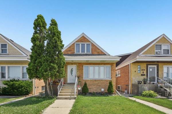 5011 S KILBOURN AVE, CHICAGO, IL 60632 - Image e92cadd6bf2ad164191fd3c8dfe878ee/4158498452