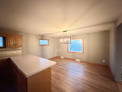 Tiny photo for 858 Benton Street, Eldorado, IL 62930 (MLS # 12583871)