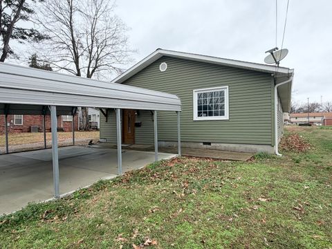 Tiny photo for 858 Benton Street, Eldorado, IL 62930 (MLS # 12583871)