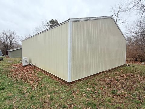 Tiny photo for 858 Benton Street, Eldorado, IL 62930 (MLS # 12583871)