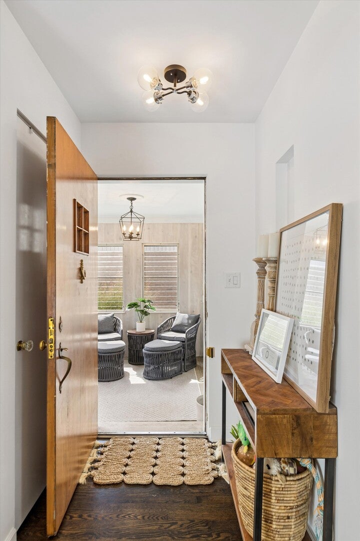 5204 Wolf Road