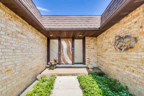 Tiny photo for 2439 Greenwood Road, Northbrook, IL 60062 (MLS # 12435601)