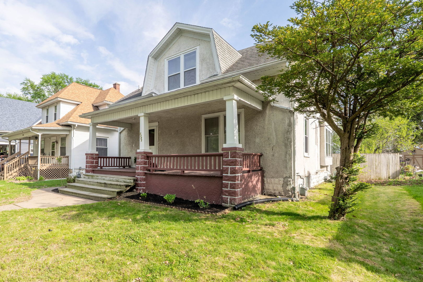 1121 W 15th Street