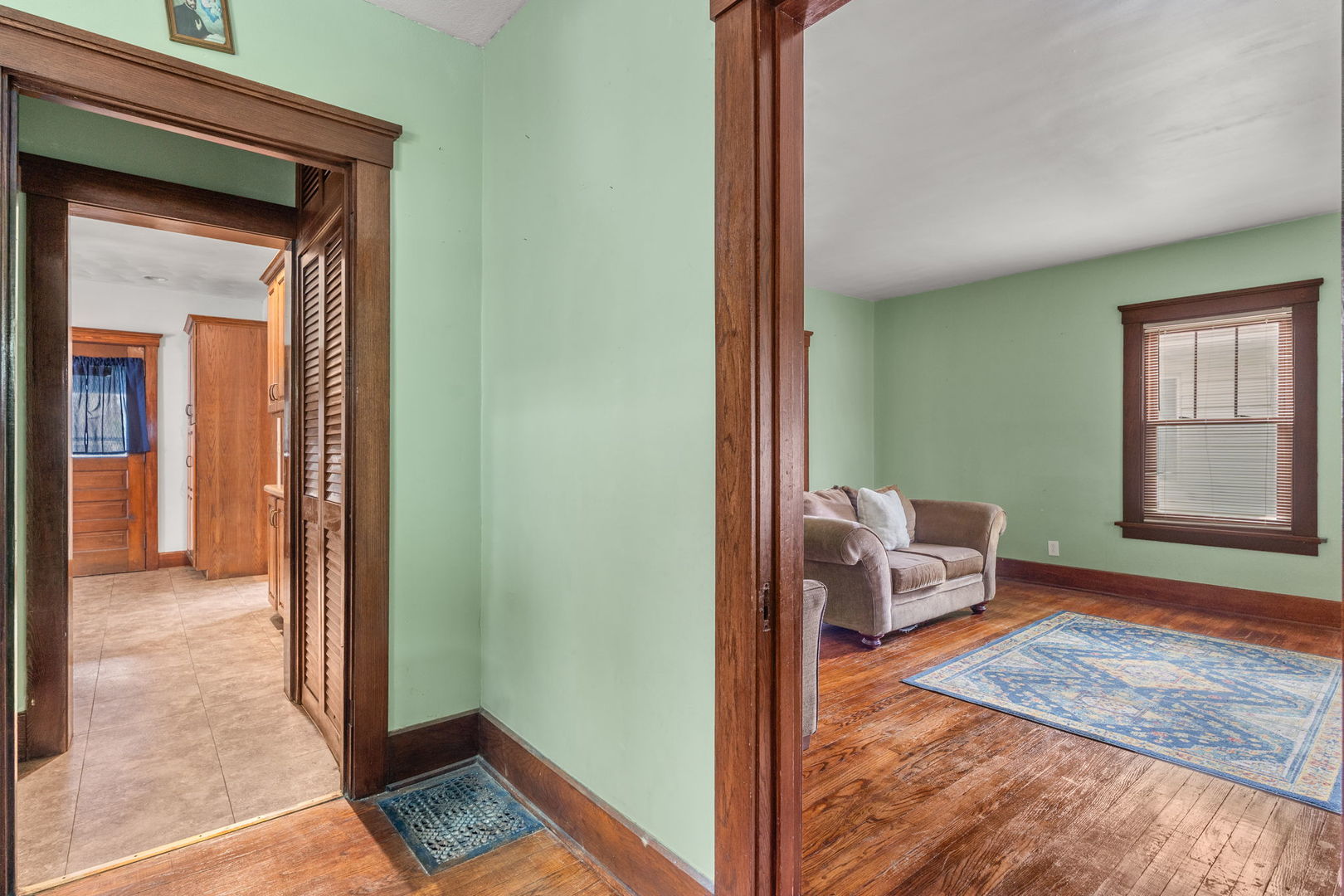 1121 W 15th Street