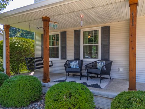 Tiny photo for 2804 Longmeadow Lane, Bloomington, IL 61704 (MLS # 12574410)