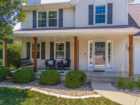 Tiny photo for 2804 Longmeadow Lane, Bloomington, IL 61704 (MLS # 12574410)