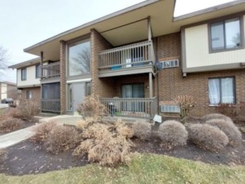584 Somerset Lane 3 Crystal Lake IL 60014