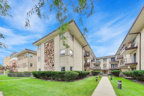 Photo of 4243 N Kedvale Avenue #1F, Chicago, IL 60641 (MLS # 12737280)